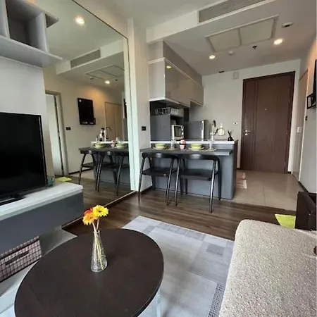 Luxurious Upscale Downtown Apartment